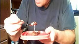 How to eat a Brownie - porn video