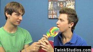 Gay guys Nathan Stratus ordered a ginormous package and it ultimately - porn video