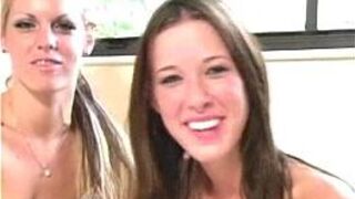 Teens In A Bubble Bath - porn video